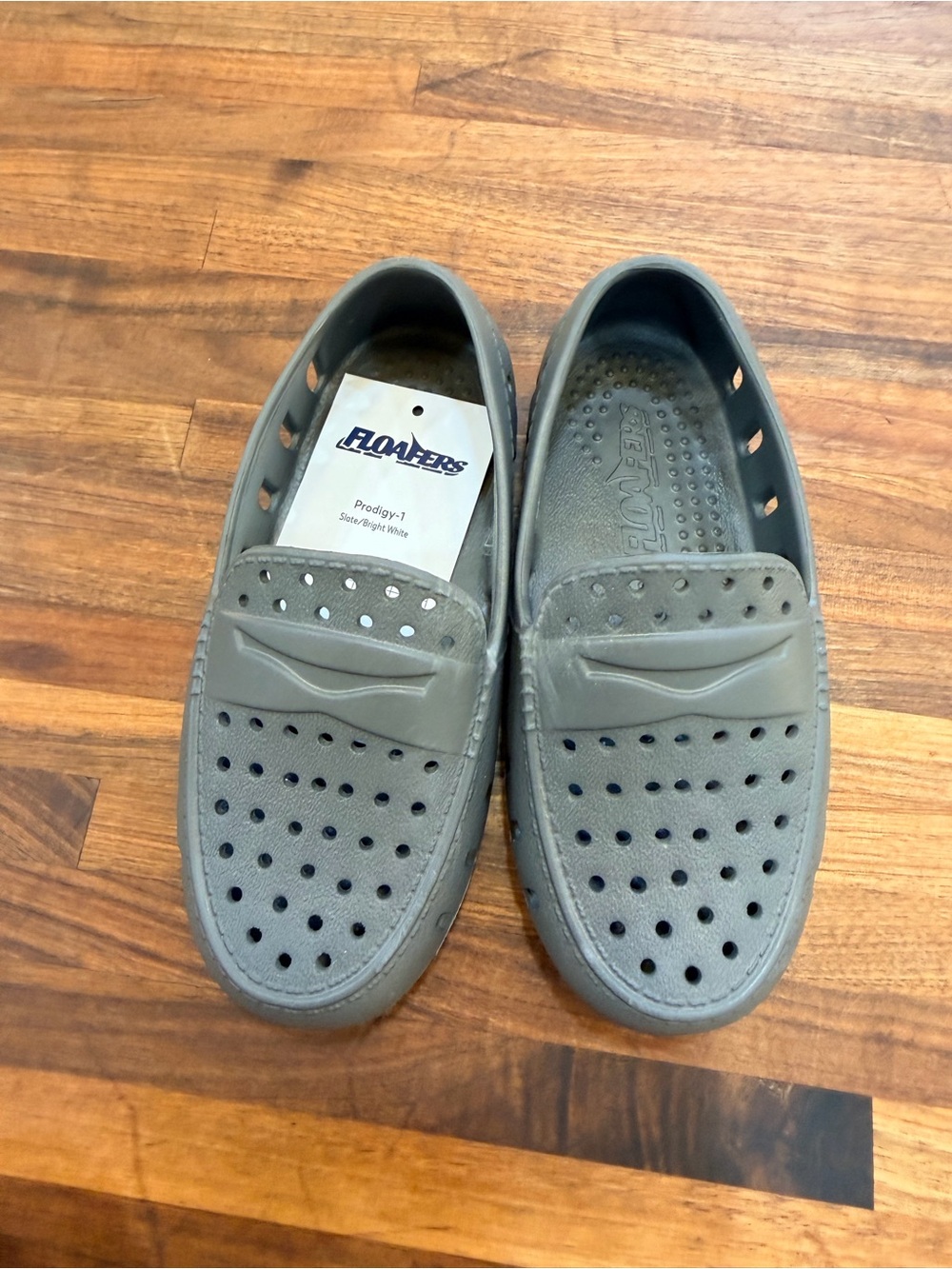 NWT - Floafers Prodigy Driver in Slate Gray / White - Size 9